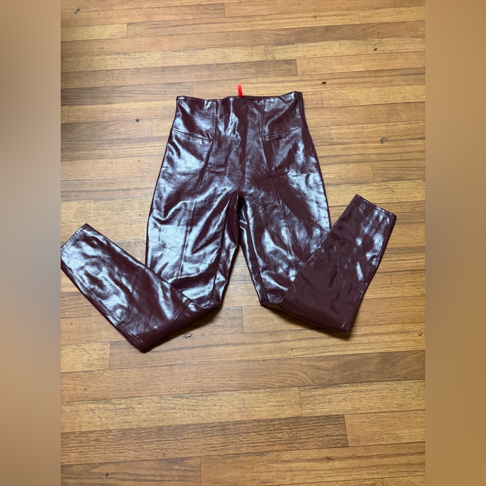 Spanx Faux Patent Leather Slimming Liquid Leggings Pants In Ruby Burgundy Size M - Picture 5 of 10
